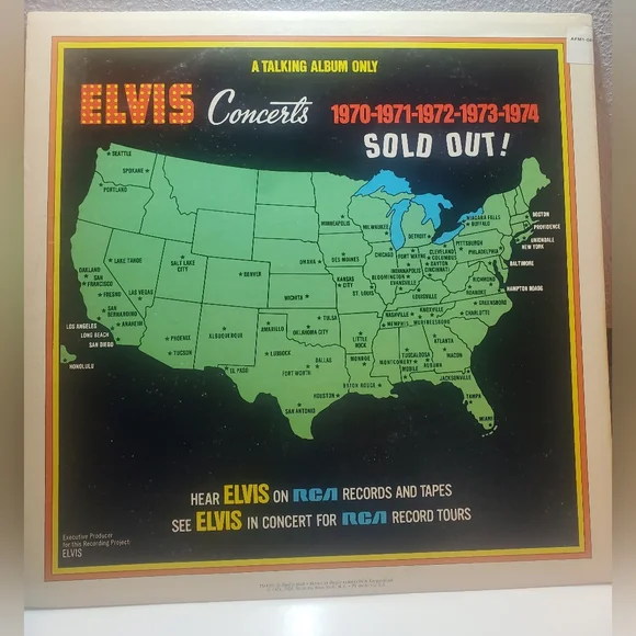 Having fun with Elvis on Stage LP